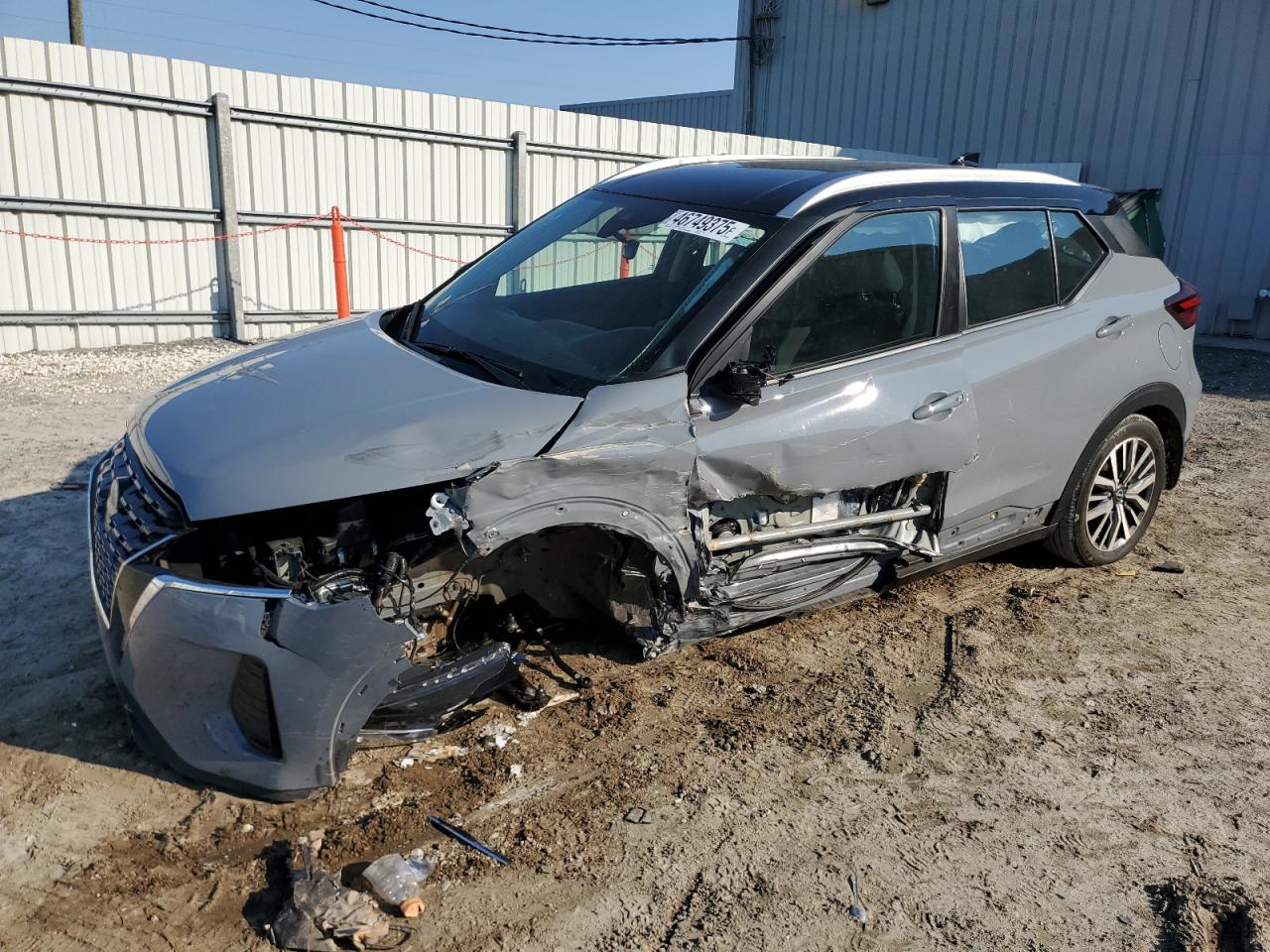 NISSAN KICKS SV