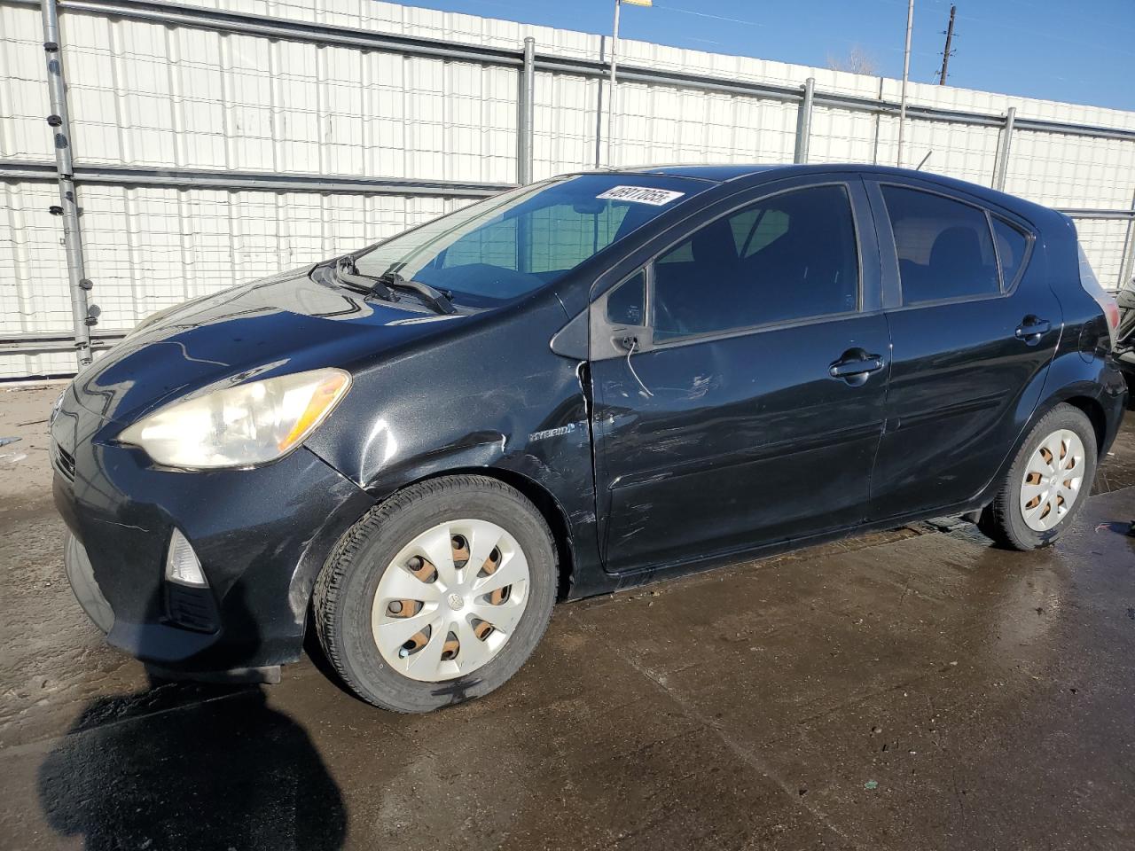 TOYOTA PRIUS C