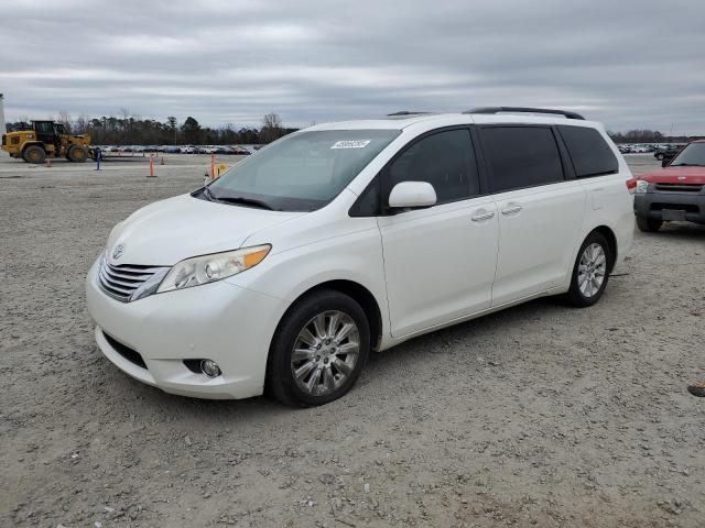 TOYOTA SIENNA XLE