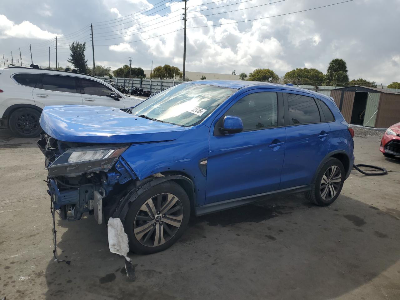MITSUBISHI OUTLANDER ES
