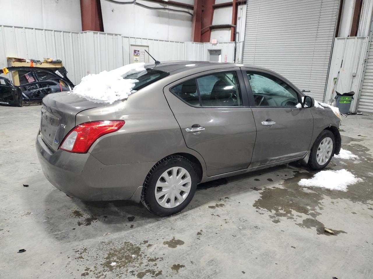 NISSAN VERSA S