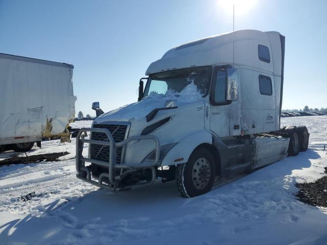 VOLVO VN VNL 2023 white  diesel 4V4NC9EH9PN304073 photo #3