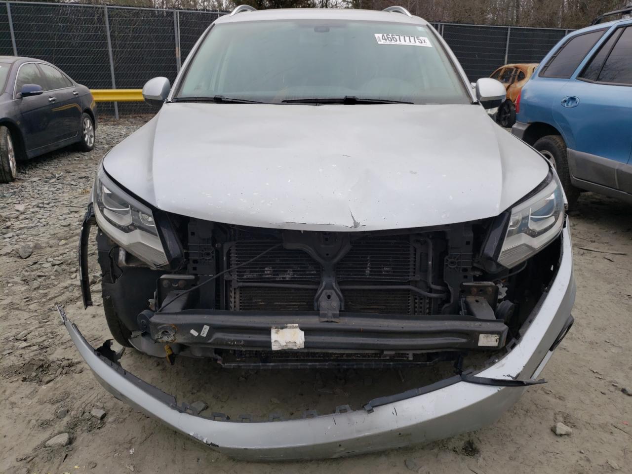 Volkswagen Tiguan s 2016