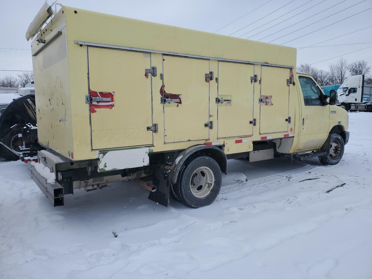 FORD ECONOLINE E450 SUPER DUTY CUTAWAY VAN