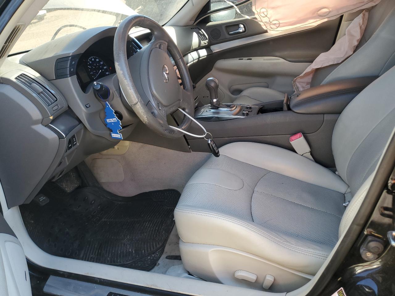 Infiniti G37 2011