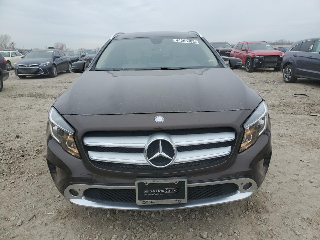 MERCEDES-BENZ GLA-CLASS 2015