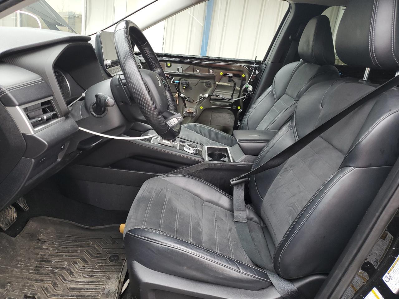 MITSUBISHI OUTLANDER SE