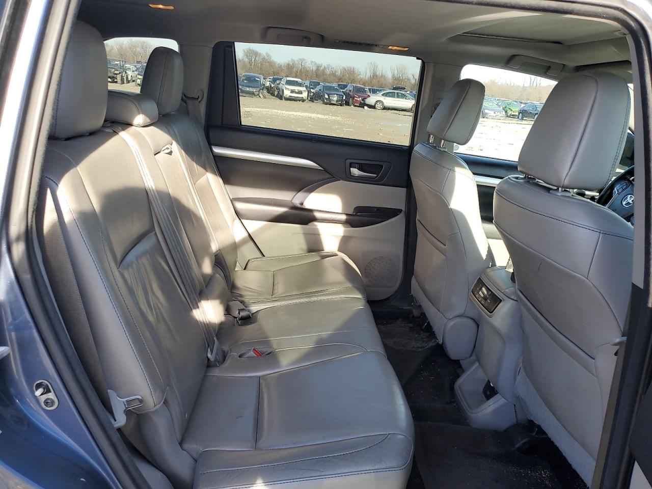 TOYOTA HIGHLANDER XLE