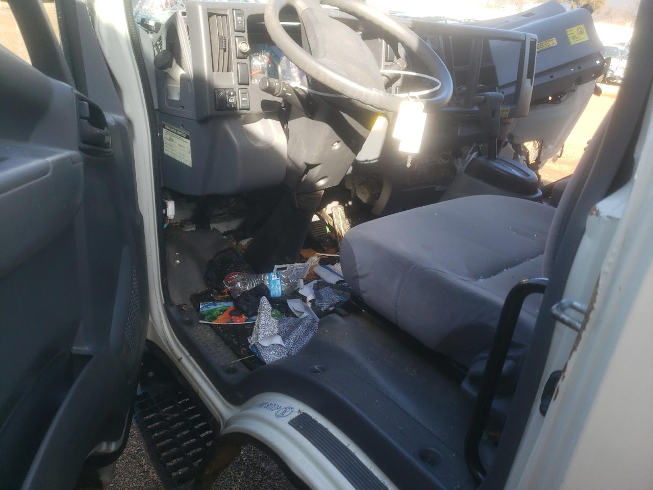 Lot #3197970464 2019 ISUZU NPR