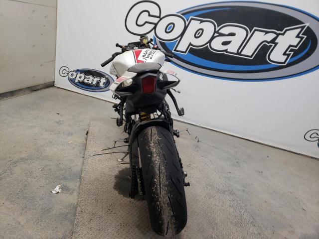 2022 YAMAHA YZFR1 JYARN66E0NA002505
