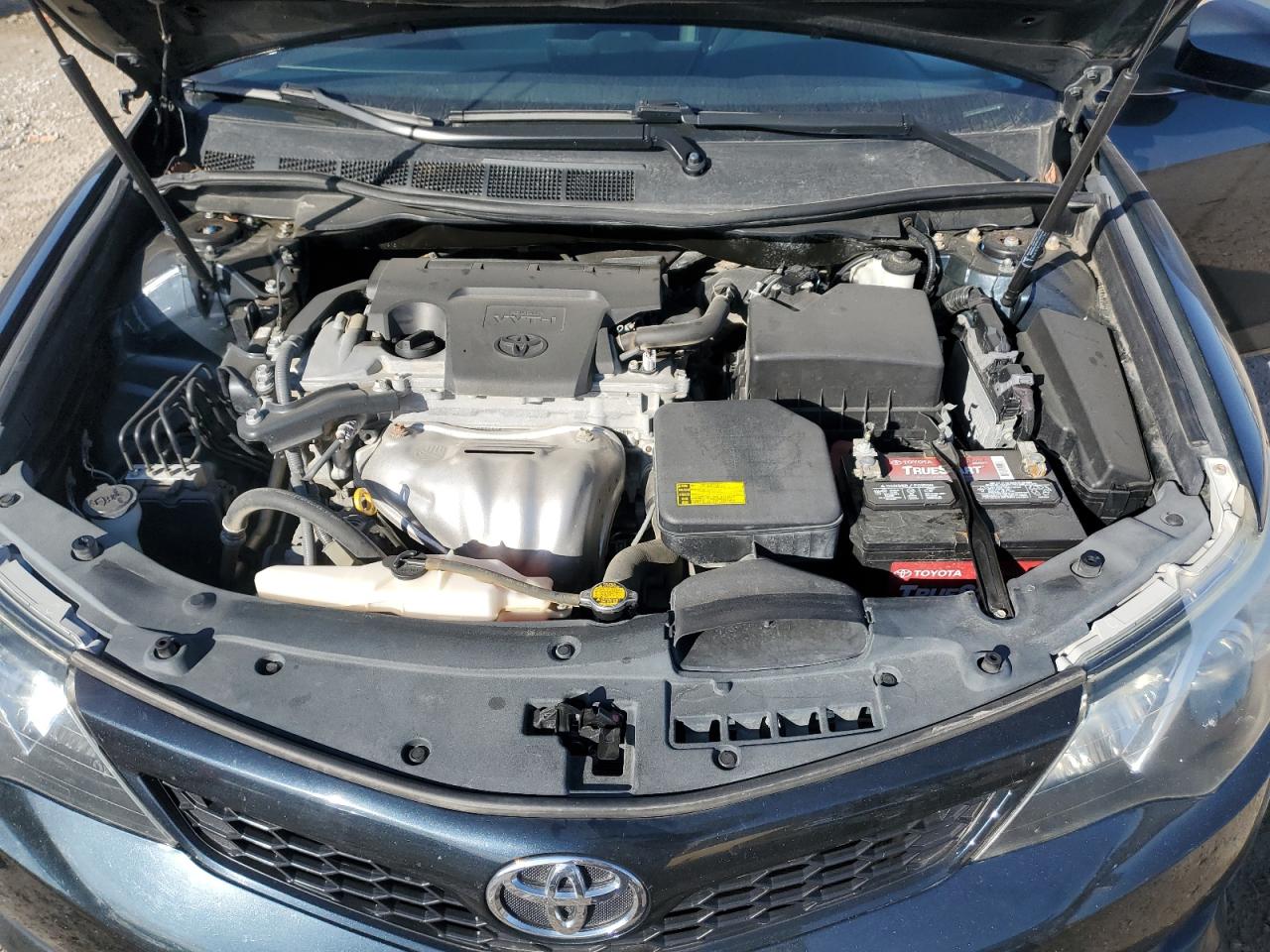 TOYOTA CAMRY BASE
