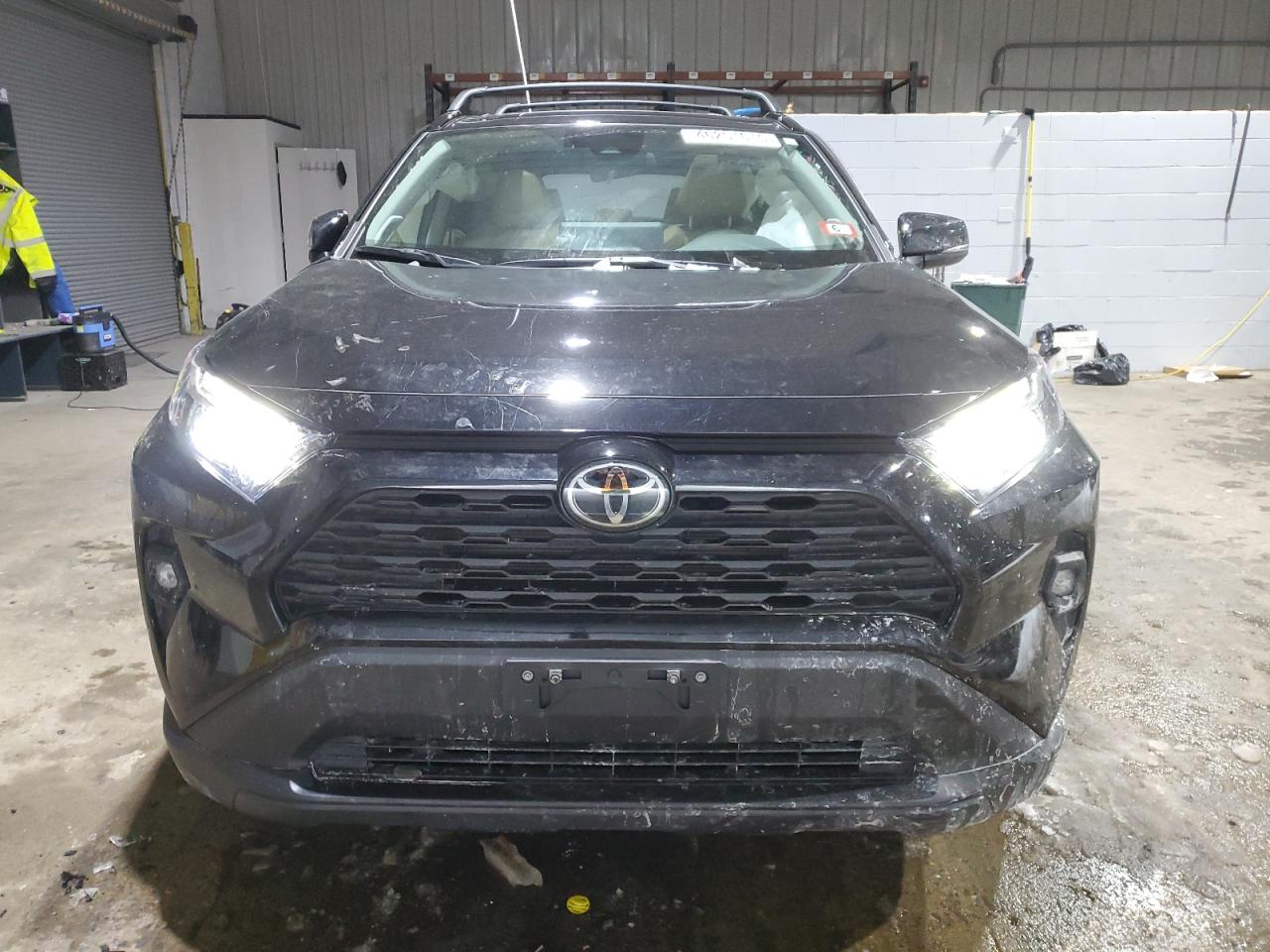 TOYOTA RAV4 XLE PREMIUM
