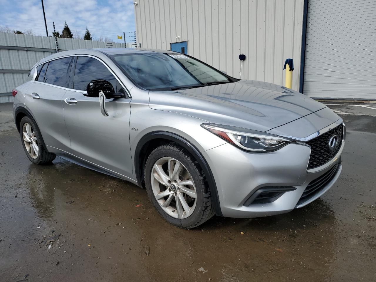 INFINITI QX30 BASE