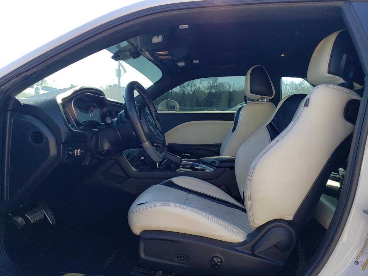 DODGE CHALLENGER SRT HELLCAT