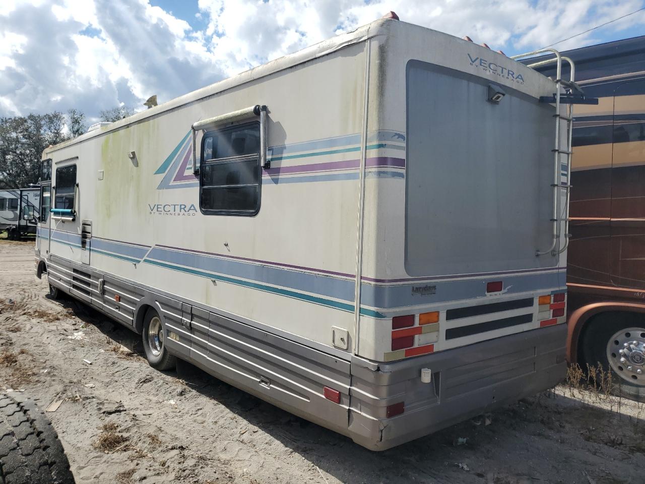 Lot #3202922865 1995 WINNEBAGO TRAVELTRLR