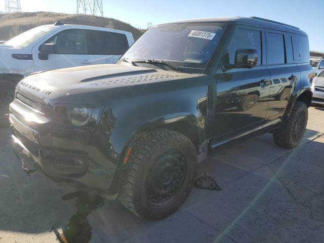 LAND ROVER DEFENDER 1