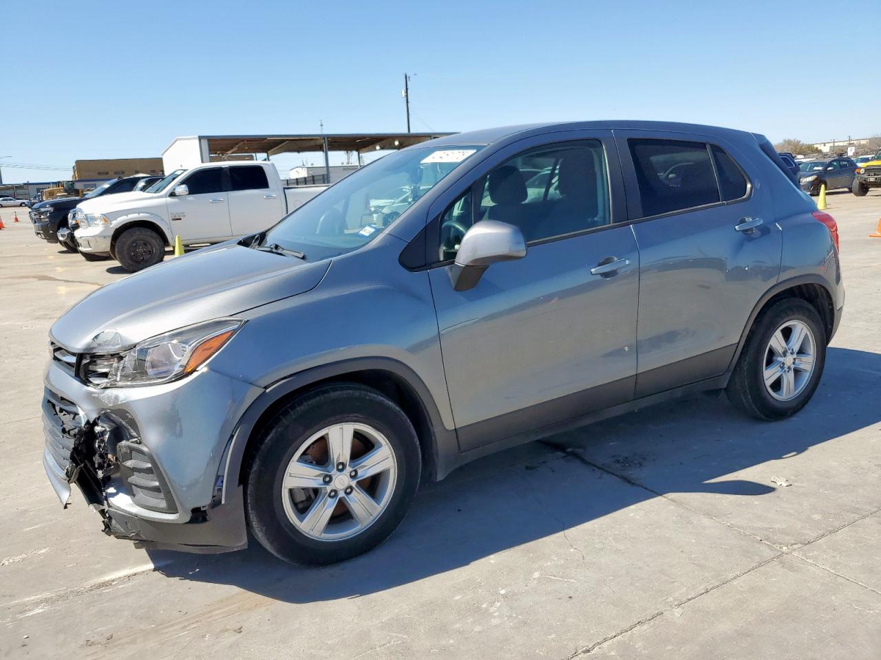 Lot #3310468108 2020 CHEVROLET TRAX LS