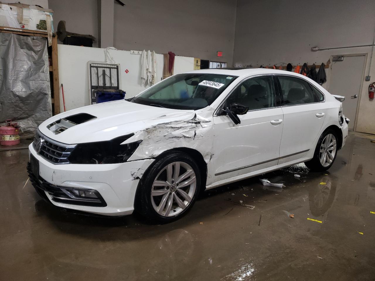 VOLKSWAGEN PASSAT SEL PREMIUM