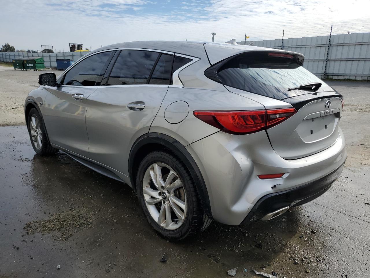 INFINITI QX30 BASE