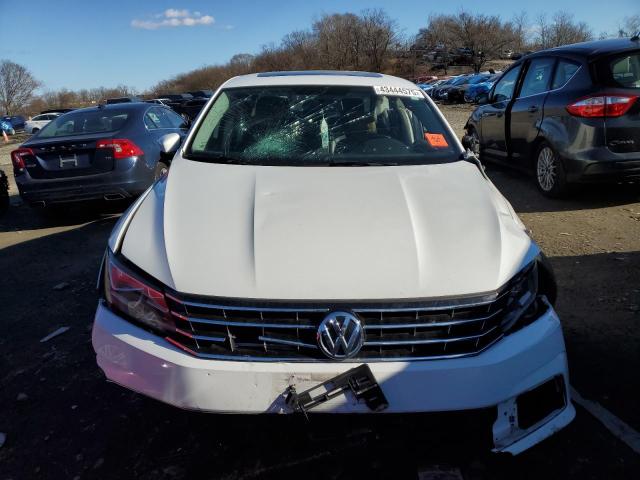2017 VOLKSWAGEN PASSAT SE - 1VWBT7A32HC065943