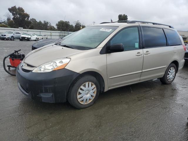 TOYOTA SIENNA CE