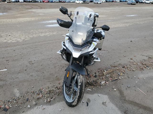 CF MOTO IBEX 800 S 2023 silver  gas LCEPEYL13P6001346 photo #3