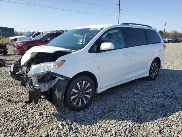 TOYOTA SIENNA LE