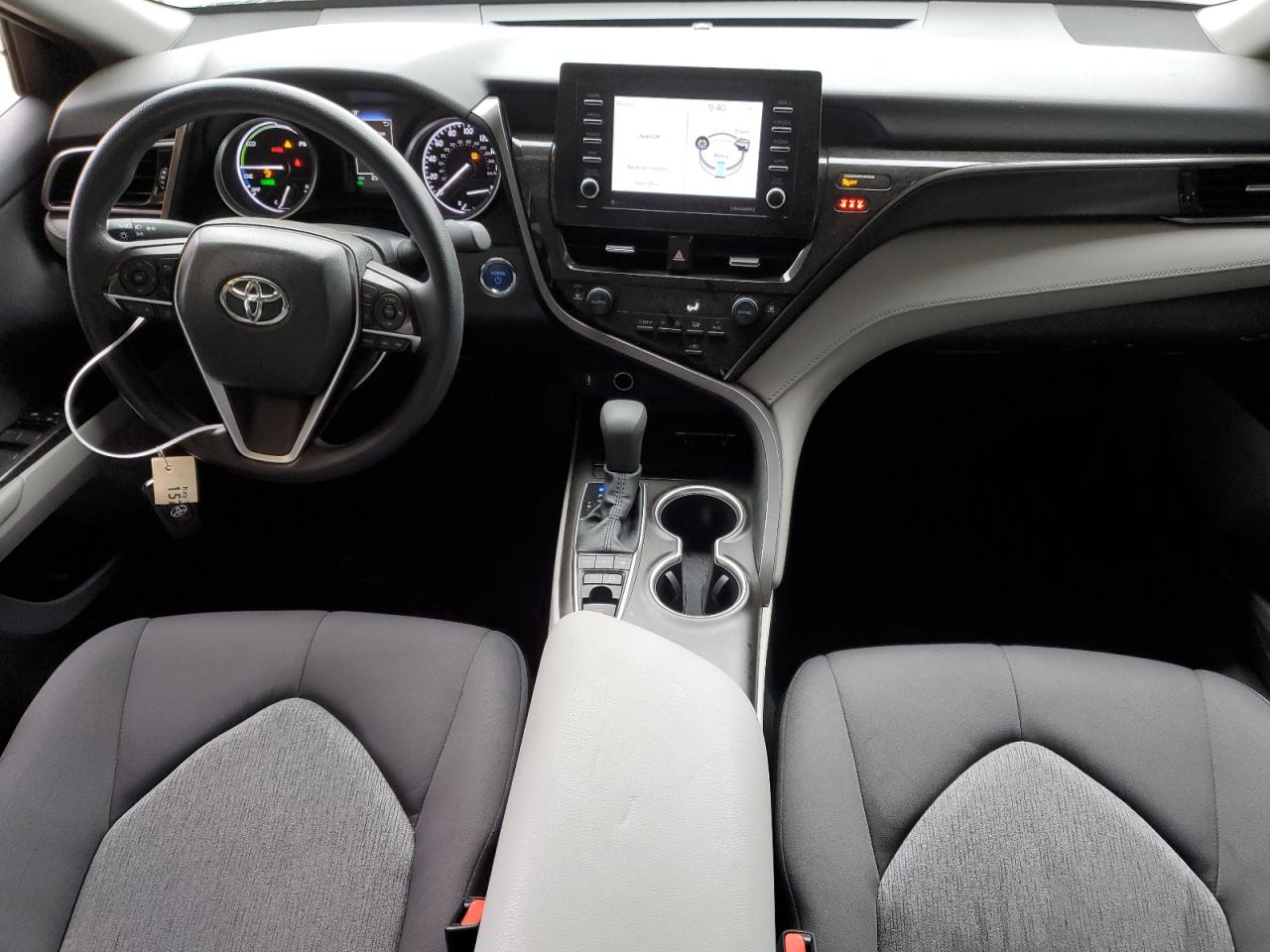Toyota Camry le 2024