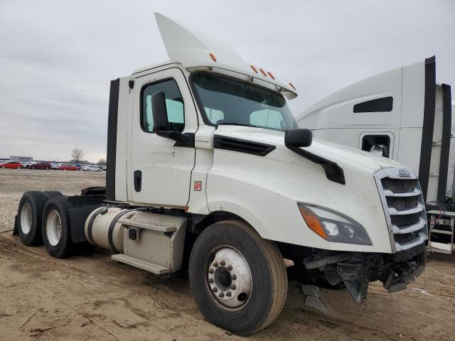 FREIGHTLINER CASCADIA 1