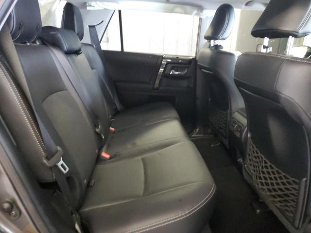 2020 TOYOTA 4RUNNER SR JTEBU5JR8L5794398