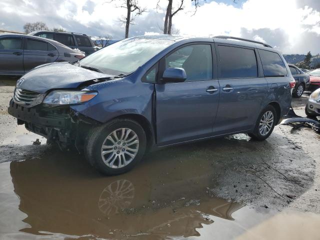 TOYOTA SIENNA XLE 2015 blue  gas 5TDYK3DC9FS655198 photo #1