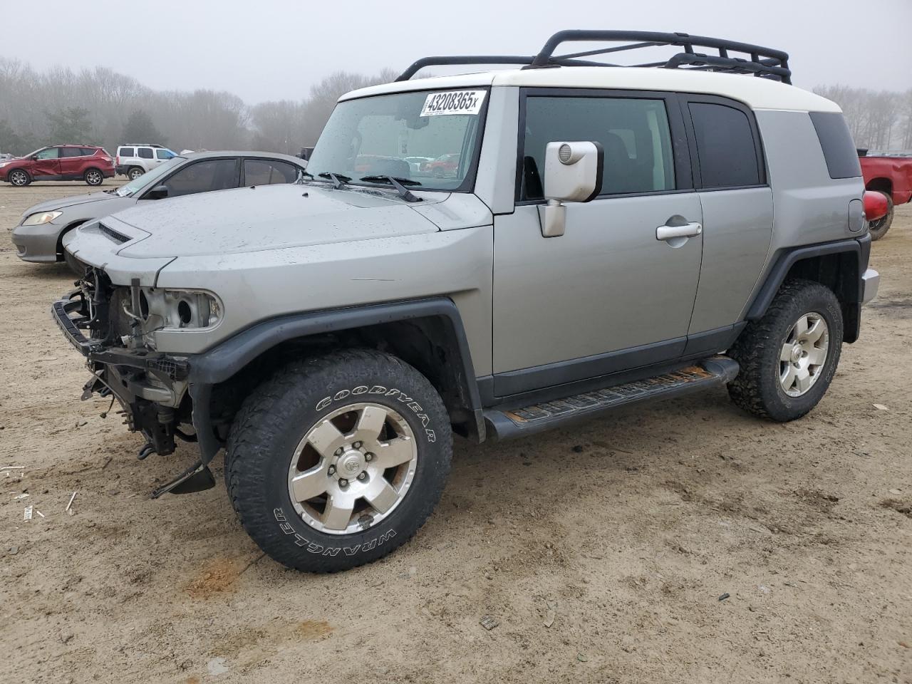 TOYOTA FJ CRUISER