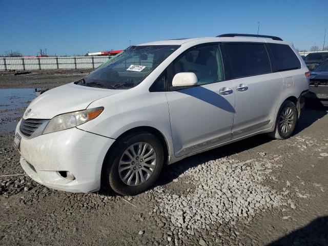 TOYOTA SIENNA XLE