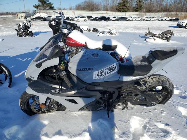 2022 SUZUKI GSX-R1000 JS1DM11B0N7100295