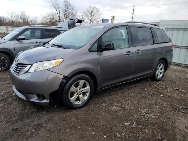 TOYOTA SIENNA LE