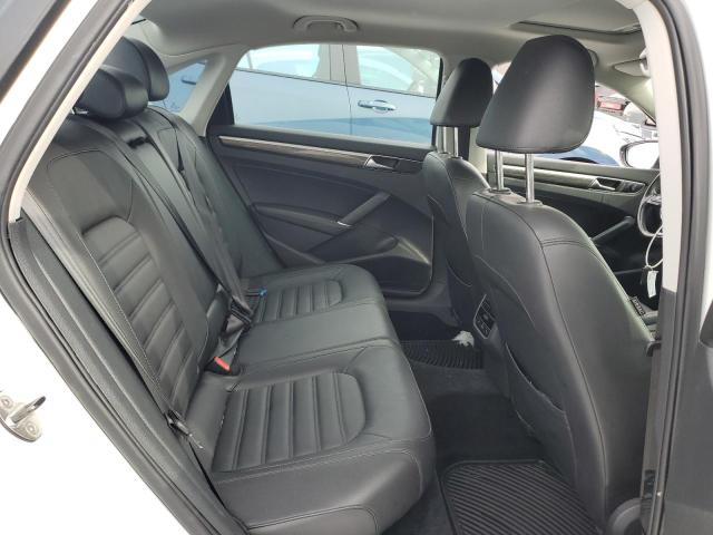2018 VOLKSWAGEN PASSAT SEL 1VWCA7A33JC002673