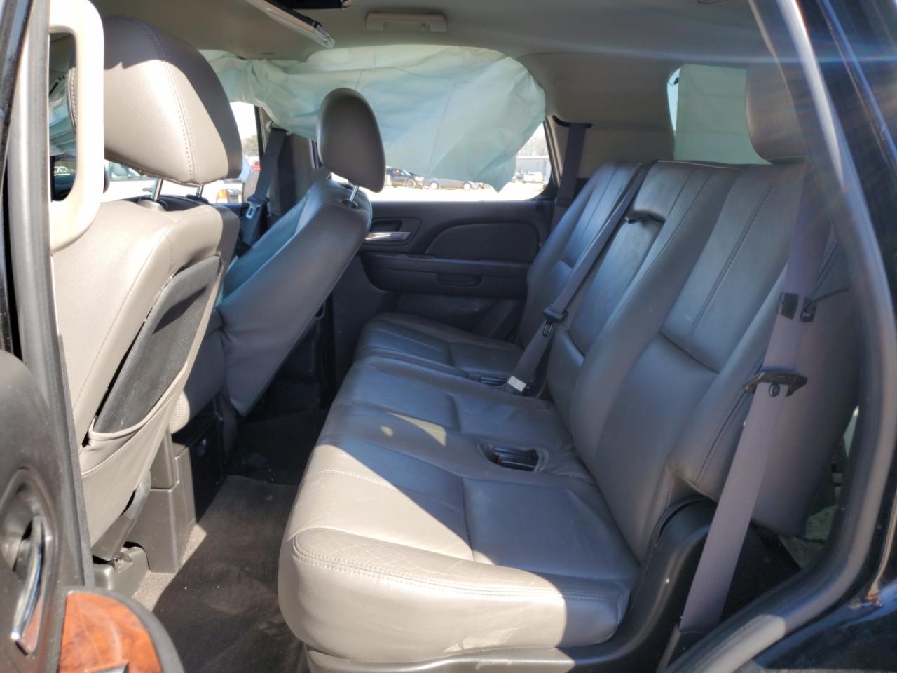 CHEVROLET TAHOE C1500 LS