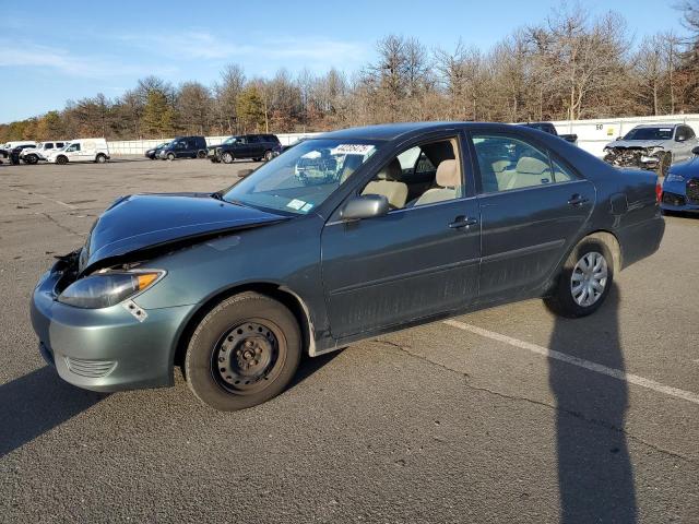 TOYOTA CAMRY LE 2005 teal  gas 4T1BE32K15U389740 photo #1