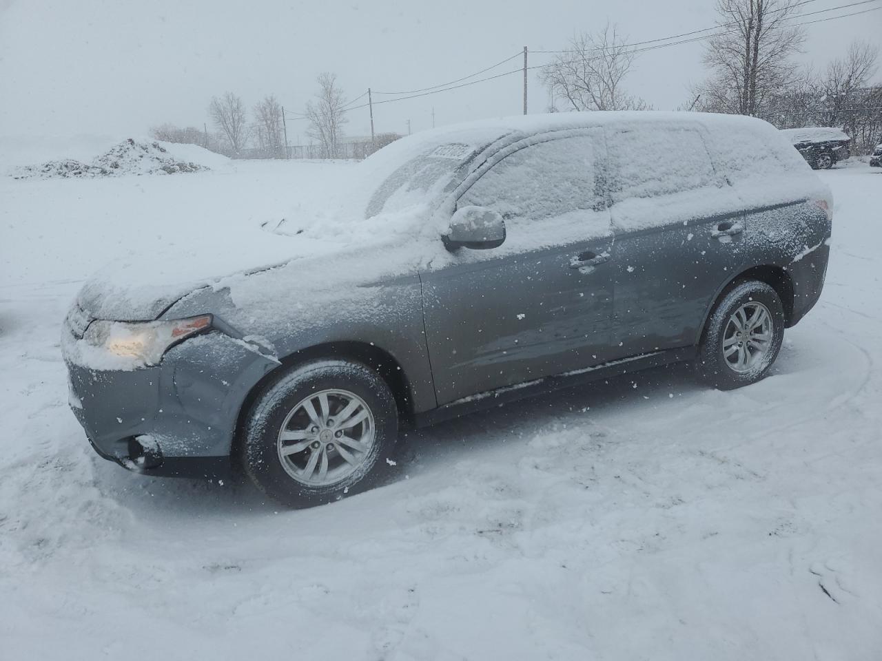 MITSUBISHI OUTLANDER ES