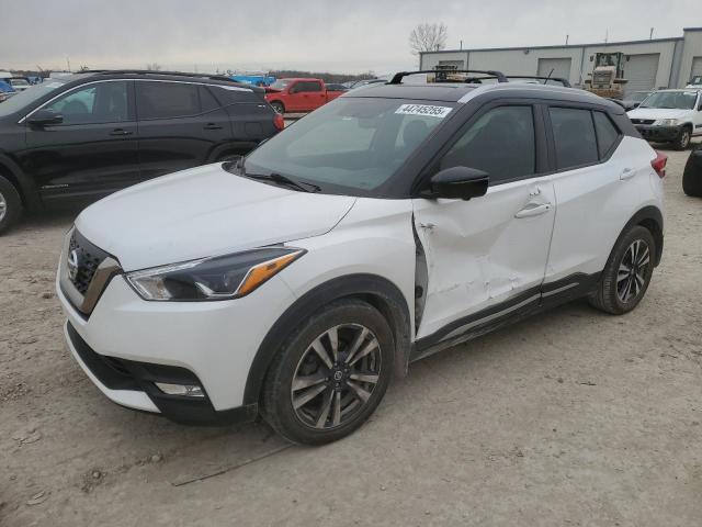 NISSAN KICKS S