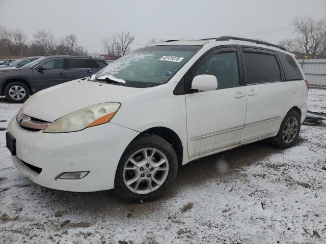 TOYOTA SIENNA XLE