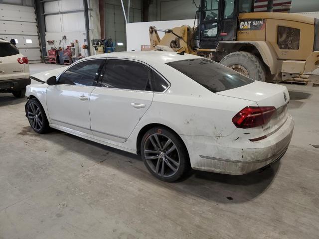 2017 VOLKSWAGEN PASSAT R-L 1VWDT7A30HC082331