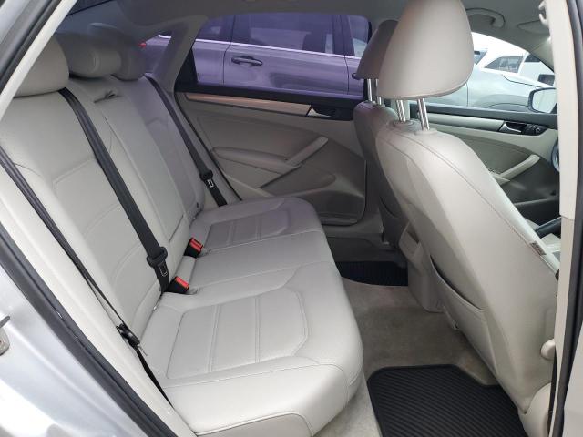 2015 VOLKSWAGEN PASSAT S - 1VWAT7A34FC089685