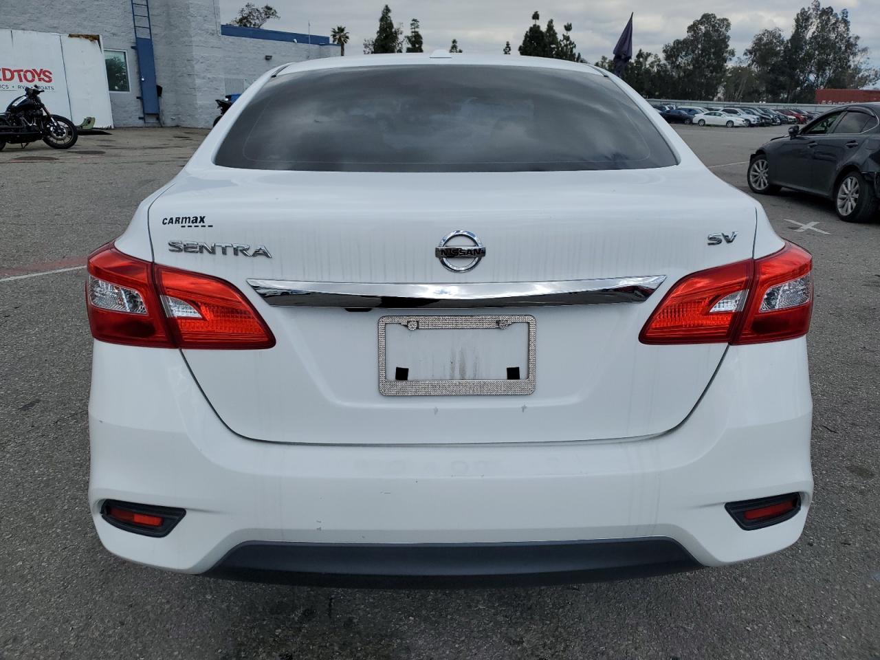 3N1AB7AP8JL648163 NISSAN SENTRA 2018