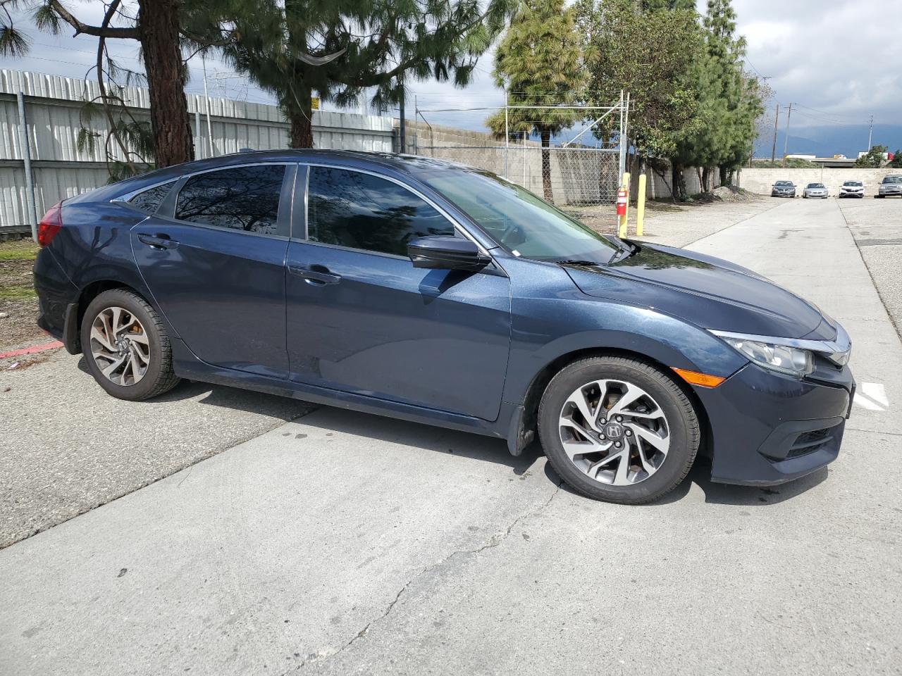 2HGFC2F70HH563849 HONDA CIVIC 2017