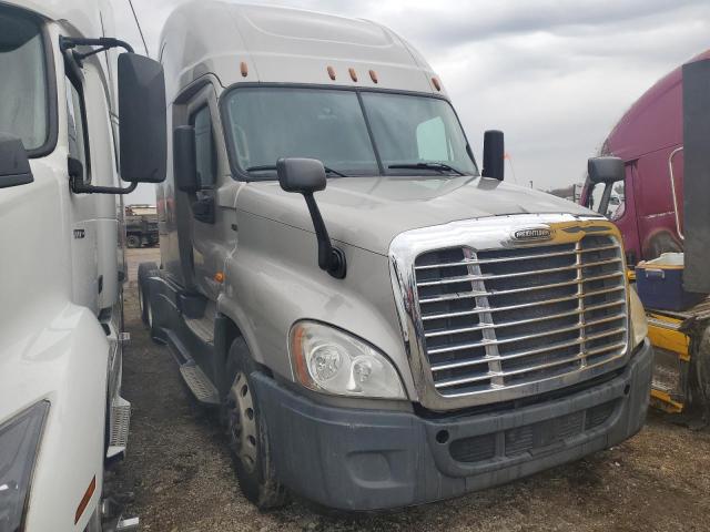 Lot #2500814097 2016 FREIGHTLINER CASCADIA 1 salvage car