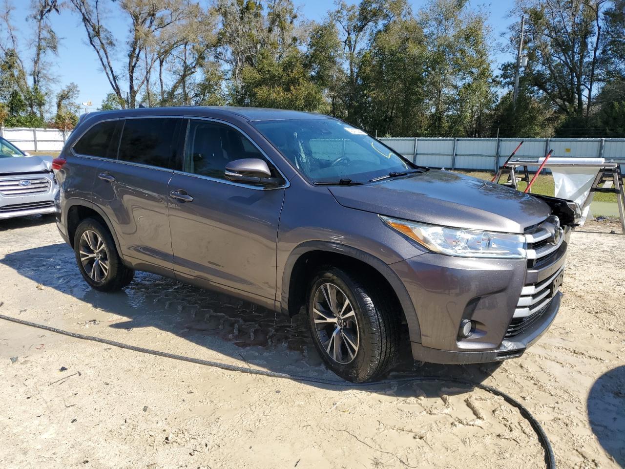 5TDZZRFH3HS208946 TOYOTA HIGHLANDER 2017
