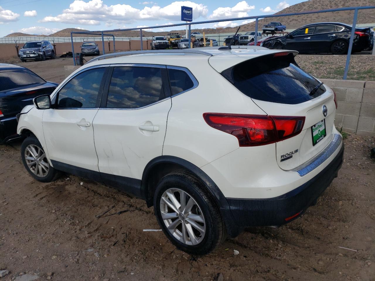 JN1BJ1CP7HW032198 NISSAN ROGUE 2017
