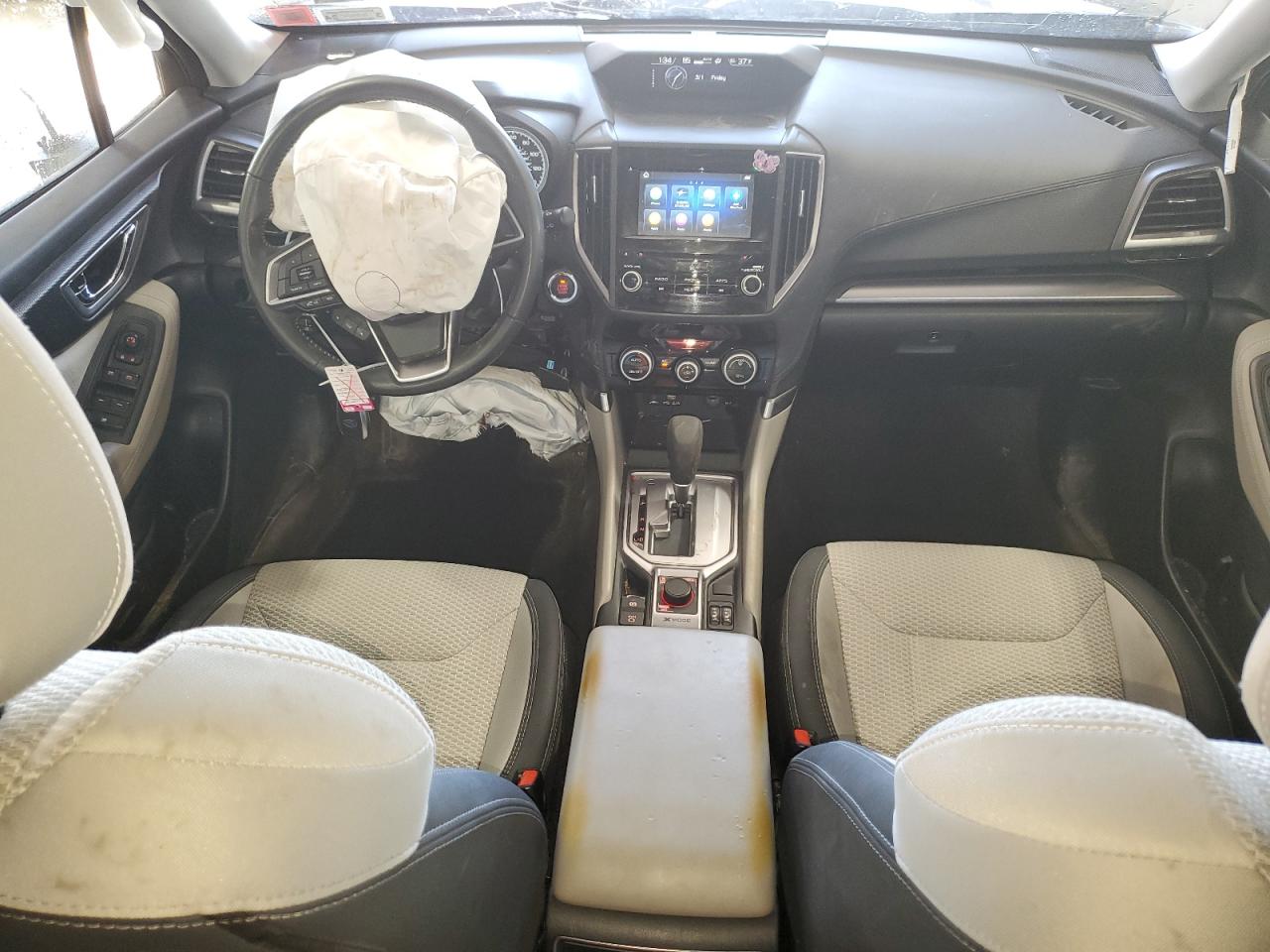 JF2SKAEC0NH475086 2022 Subaru Forester Premium