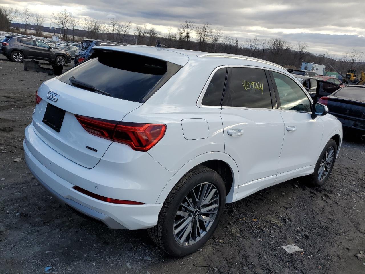 wa1aucf34m1120907 WA1AUCF34M1120907 2021 Audi Q3 Premium 40